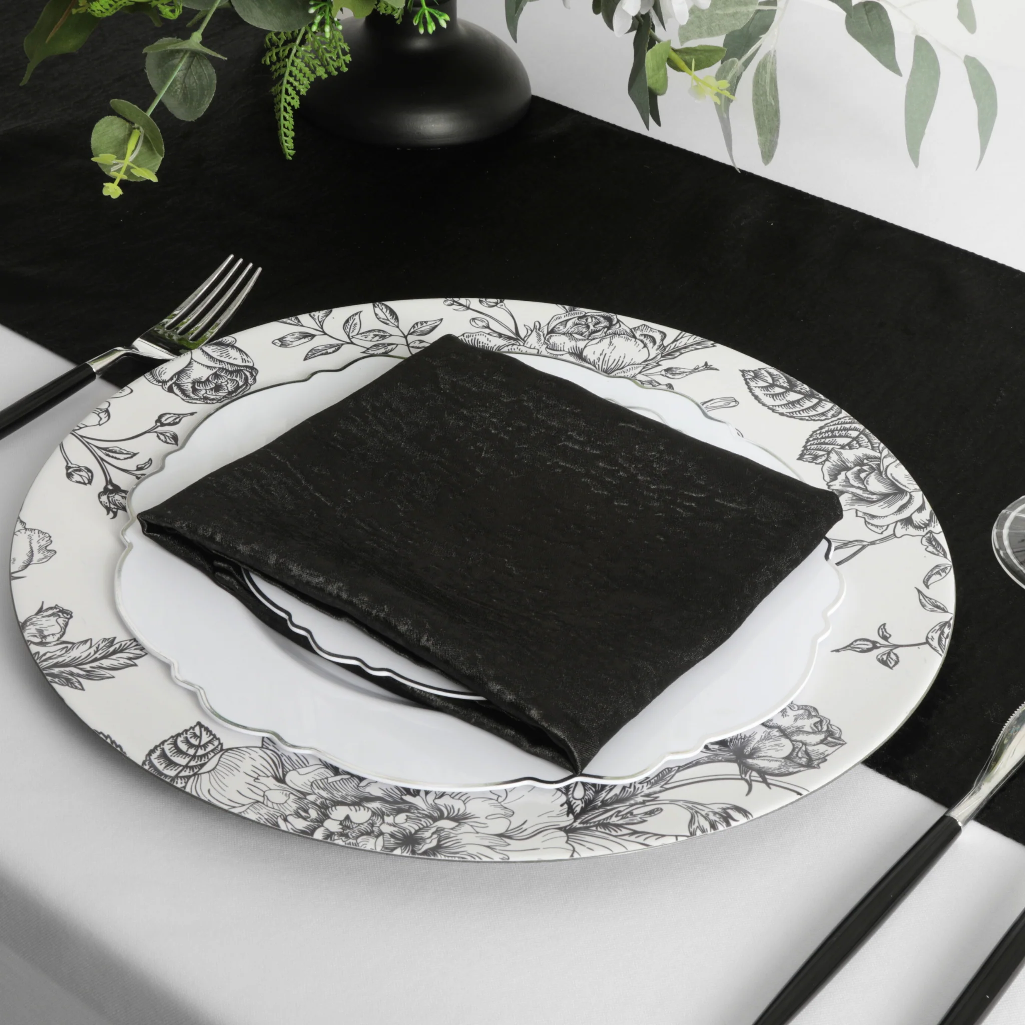 Crinkle Shimmer Table Runner - Black - Image 3