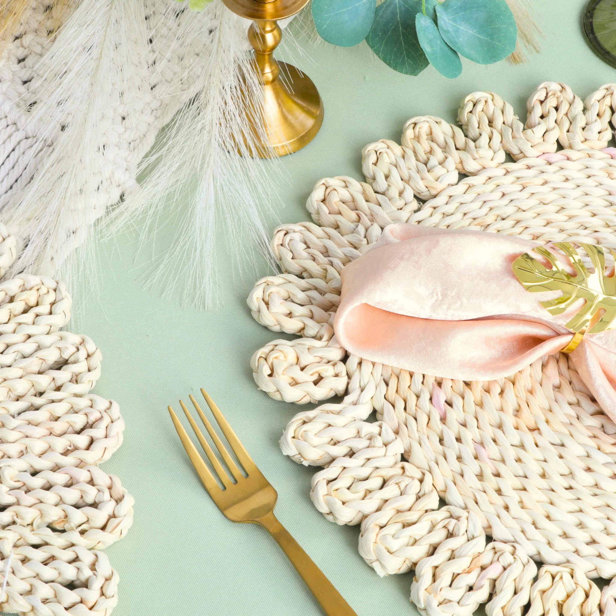 4 pc/set Flower Shape Straw 15" Placemats - Image 5