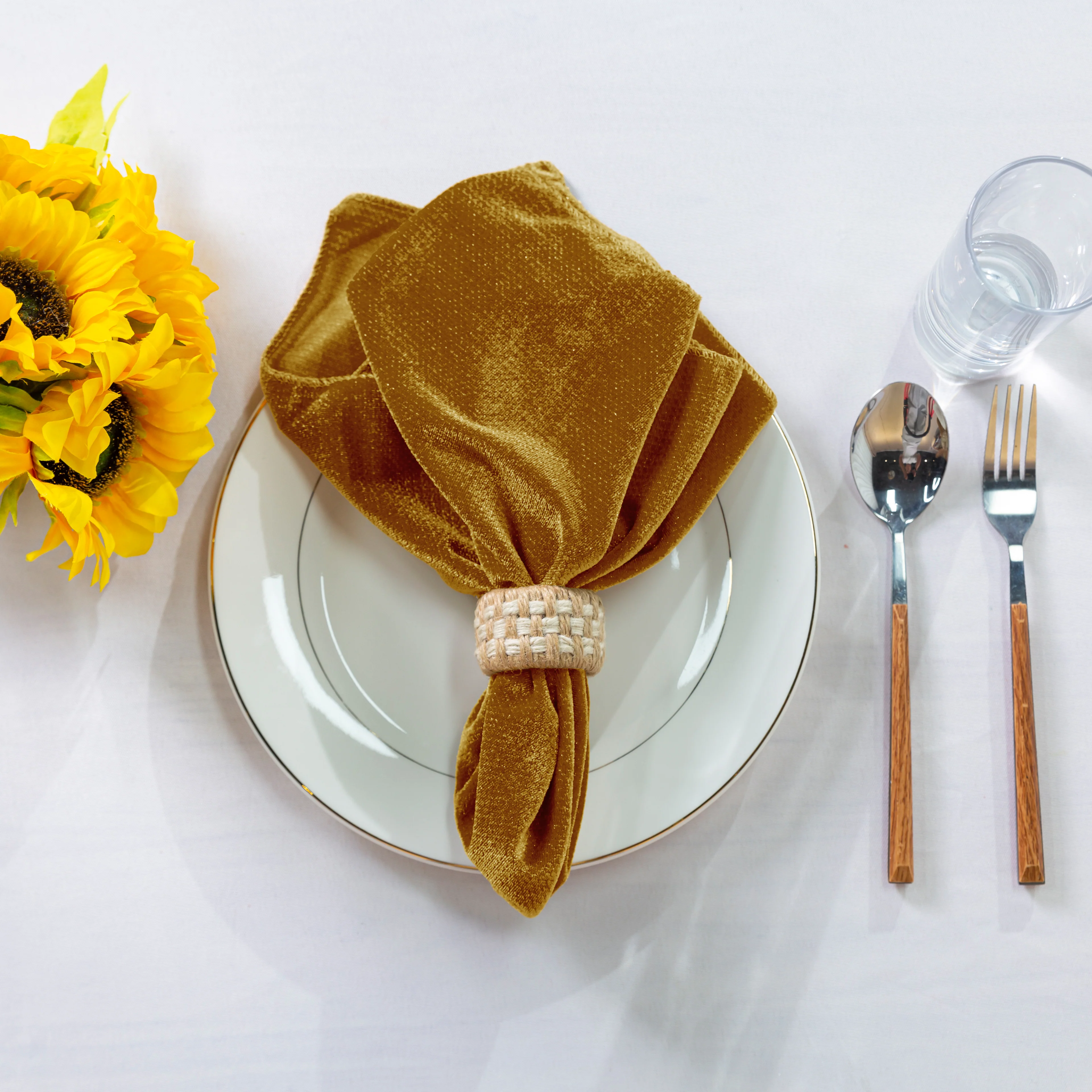 5 pcs/pk Glitter Velvet 20"x20" Linen Napkin - Gold - Image 2